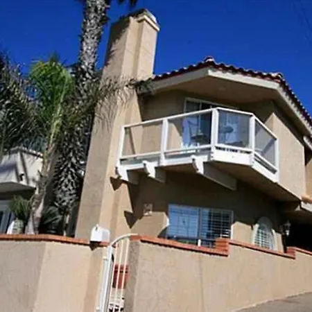 Pacific Breeze Right Next To Huntington Beach Pier! Steps From Beach!!